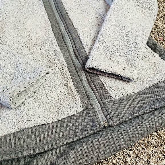 Small North Face Jacket - Picture 7 of 8